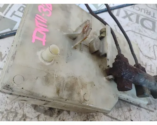 INTERNATIONAL 4400 Brake Master Cylinder