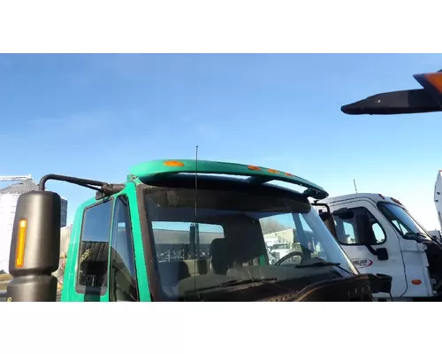 INTERNATIONAL 4400 CAB CLIP