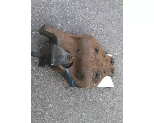 INTERNATIONAL 4400 CAB MOUNT,BRACKET