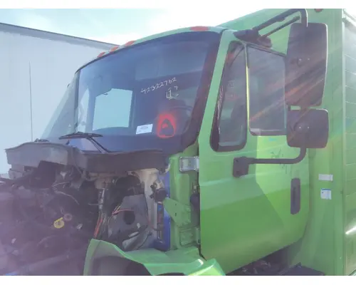INTERNATIONAL 4400 CAB