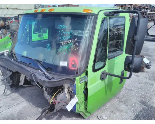 INTERNATIONAL 4400 CAB