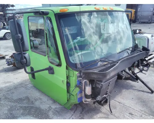 INTERNATIONAL 4400 CAB