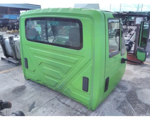 INTERNATIONAL 4400 CAB