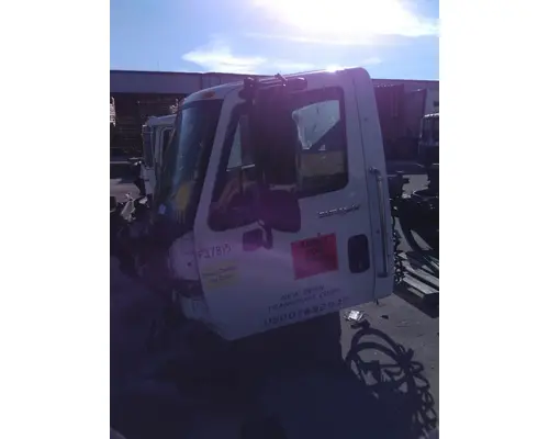 INTERNATIONAL 4400 CAB