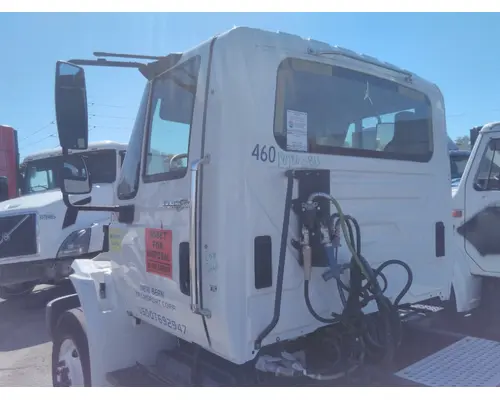 INTERNATIONAL 4400 CAB