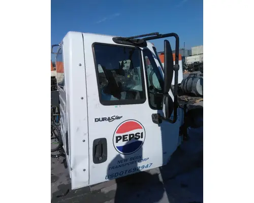 INTERNATIONAL 4400 CAB