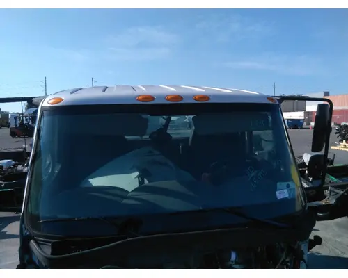 INTERNATIONAL 4400 CAB