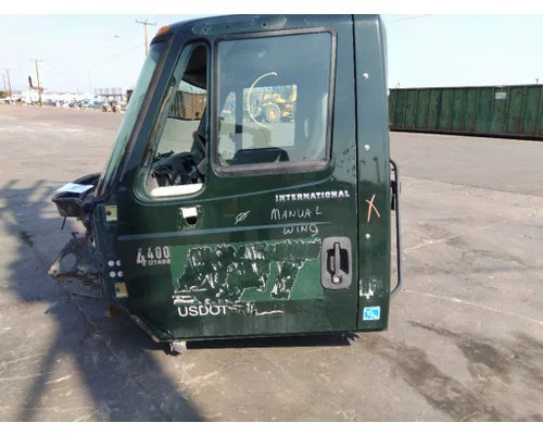 INTERNATIONAL 4400 CAB