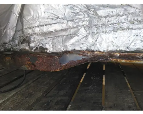 INTERNATIONAL 4400 CAB