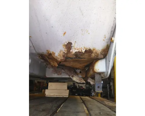 INTERNATIONAL 4400 CAB