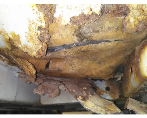 INTERNATIONAL 4400 CAB