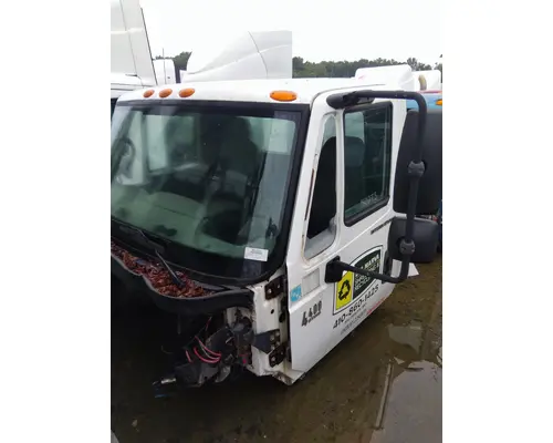 INTERNATIONAL 4400 CAB