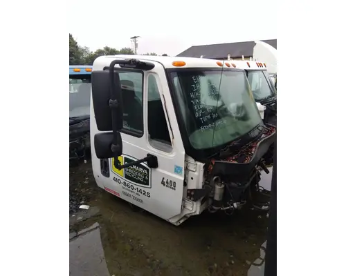 INTERNATIONAL 4400 CAB