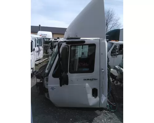 INTERNATIONAL 4400 CAB