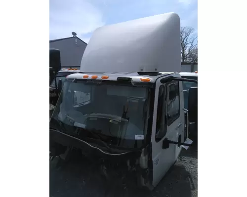 INTERNATIONAL 4400 CAB