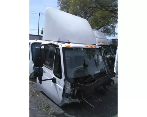 INTERNATIONAL 4400 CAB
