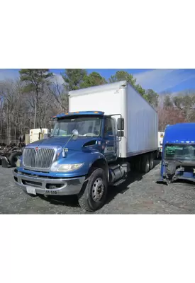 INTERNATIONAL 4400 CAB
