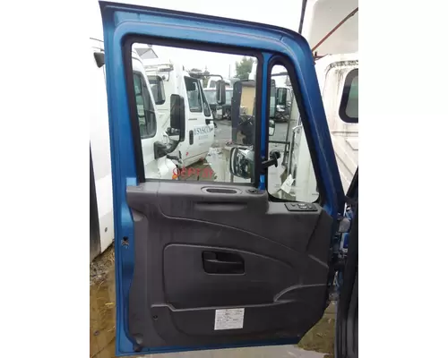 INTERNATIONAL 4400 CAB