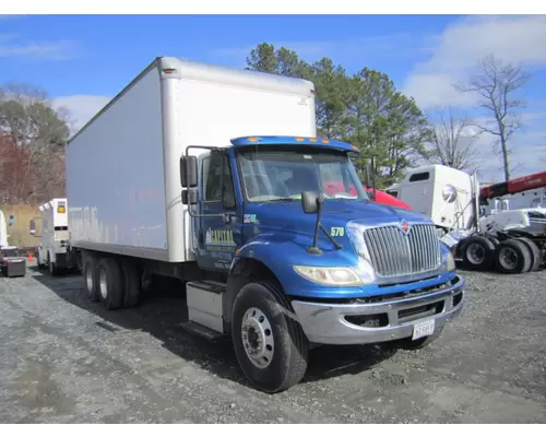 INTERNATIONAL 4400 CAB