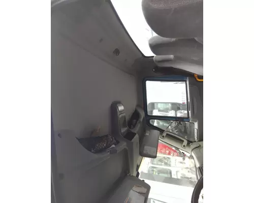 INTERNATIONAL 4400 CAB