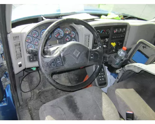 INTERNATIONAL 4400 CAB