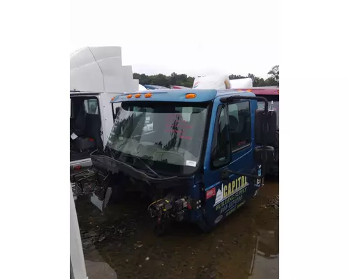 INTERNATIONAL 4400 CAB