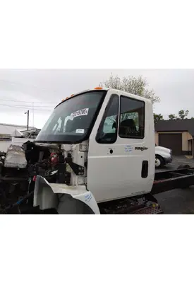 INTERNATIONAL 4400 CAB