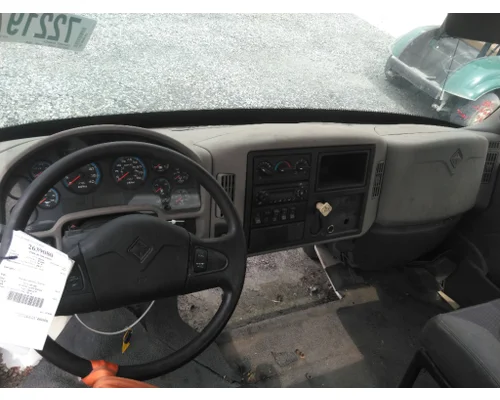 INTERNATIONAL 4400 CAB