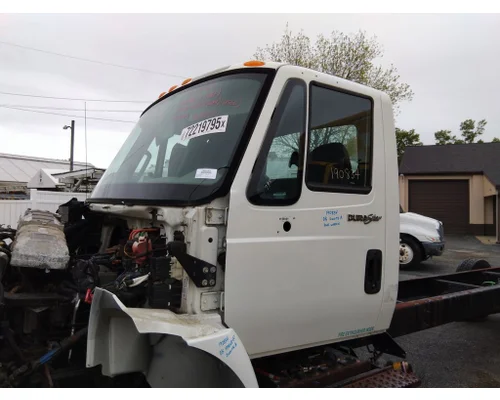 INTERNATIONAL 4400 CAB