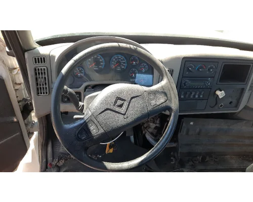 INTERNATIONAL 4400 CAB