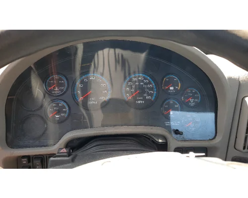 INTERNATIONAL 4400 CAB