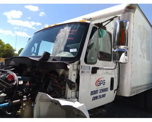 INTERNATIONAL 4400 CAB