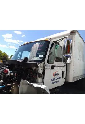 INTERNATIONAL 4400 CAB