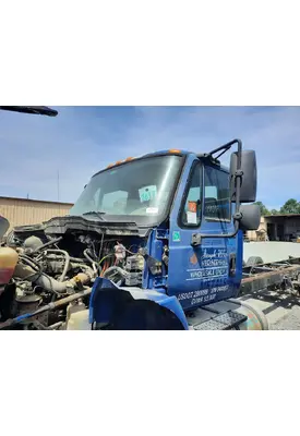 INTERNATIONAL 4400 CAB
