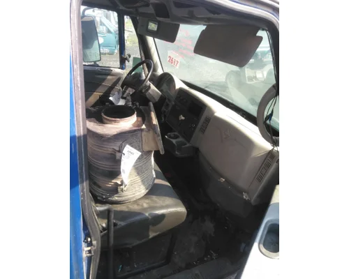 INTERNATIONAL 4400 CAB