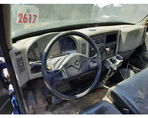 INTERNATIONAL 4400 CAB