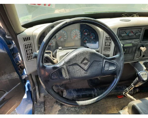 INTERNATIONAL 4400 CAB