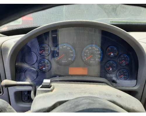 INTERNATIONAL 4400 CAB