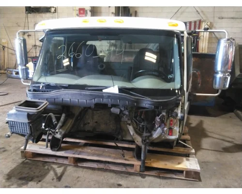 INTERNATIONAL 4400 CAB