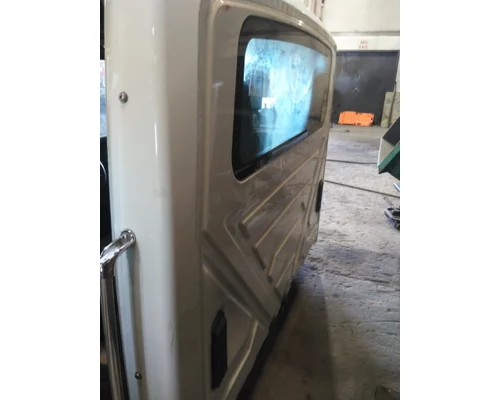 INTERNATIONAL 4400 CAB