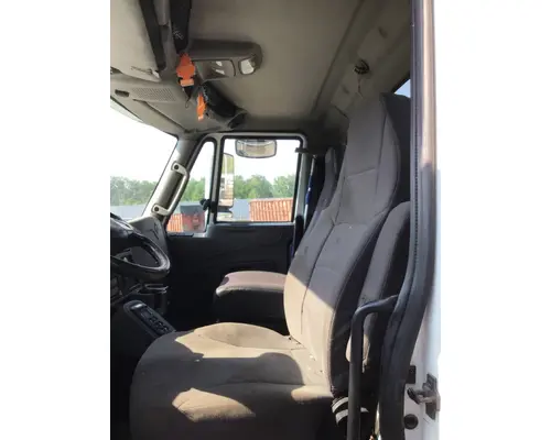 INTERNATIONAL 4400 CAB