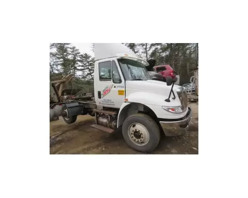 INTERNATIONAL 4400 Cab Clip