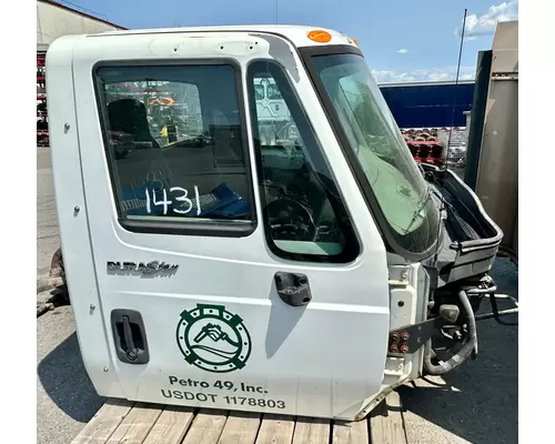 INTERNATIONAL 4400 Cab