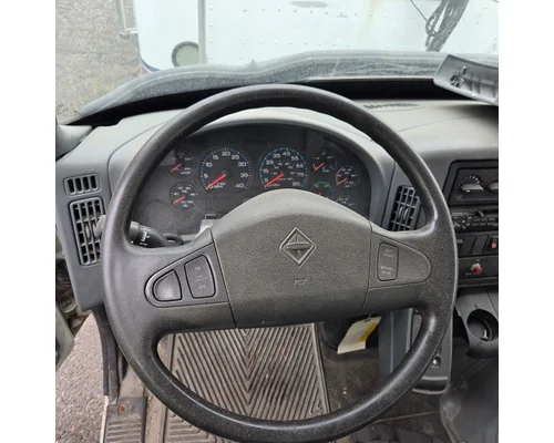 INTERNATIONAL 4400 Cab
