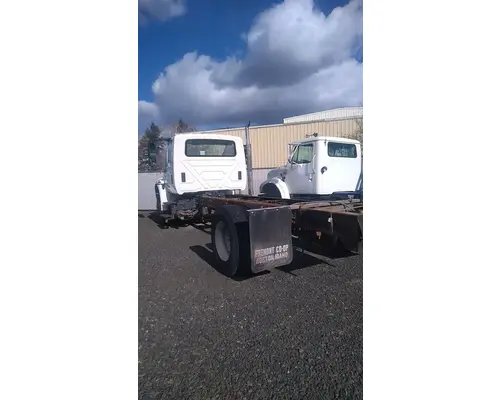 INTERNATIONAL 4400 Cab