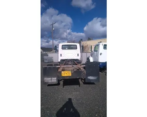 INTERNATIONAL 4400 Cab