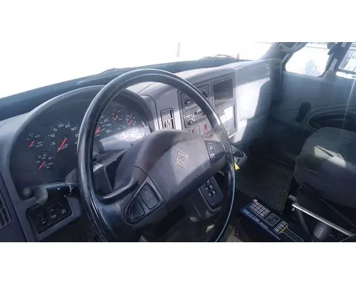 INTERNATIONAL 4400 Cab