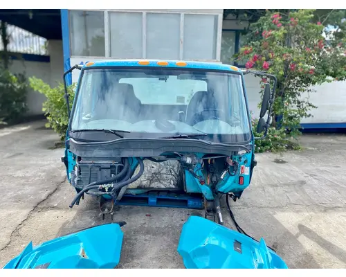 INTERNATIONAL 4400 Cab