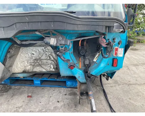 INTERNATIONAL 4400 Cab
