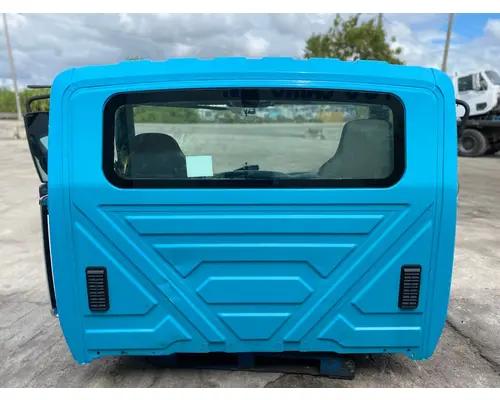 INTERNATIONAL 4400 Cab
